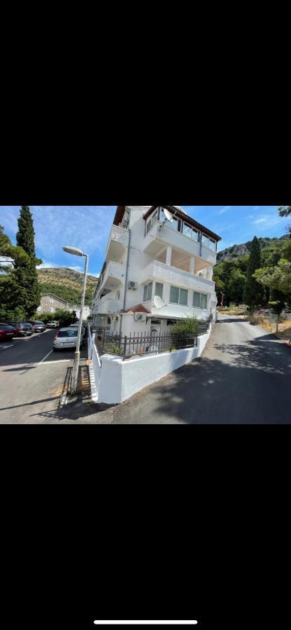 Apartments Sveti Stefan-Marko Luaran gambar